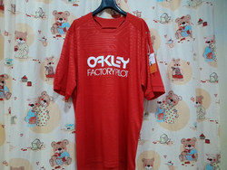 Oakley-16A-tshirt sport rossa