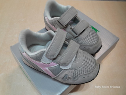 Diadora-24-Sneaker grigia e rosa 